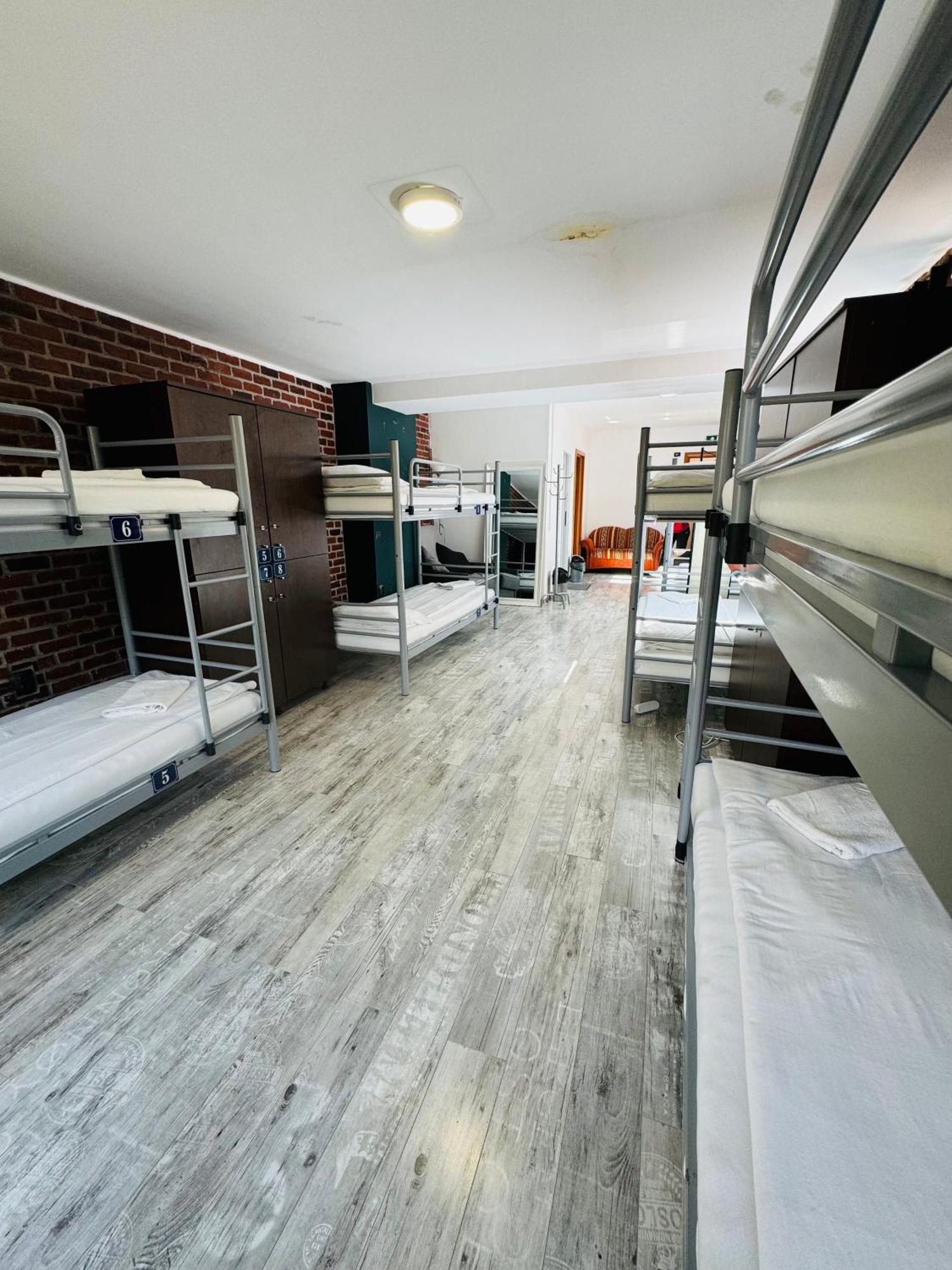 Central Hostel Partener 오라데아 외부 사진