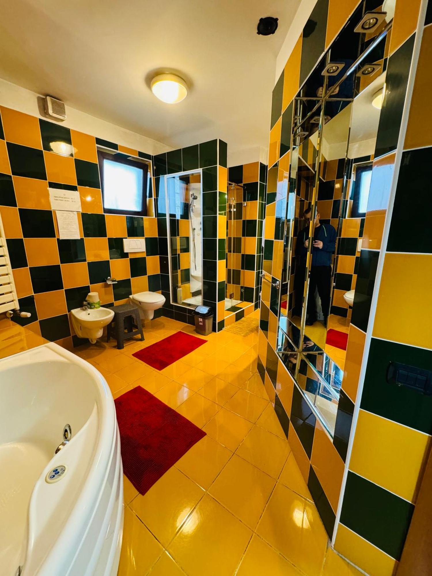 Central Hostel Partener 오라데아 외부 사진