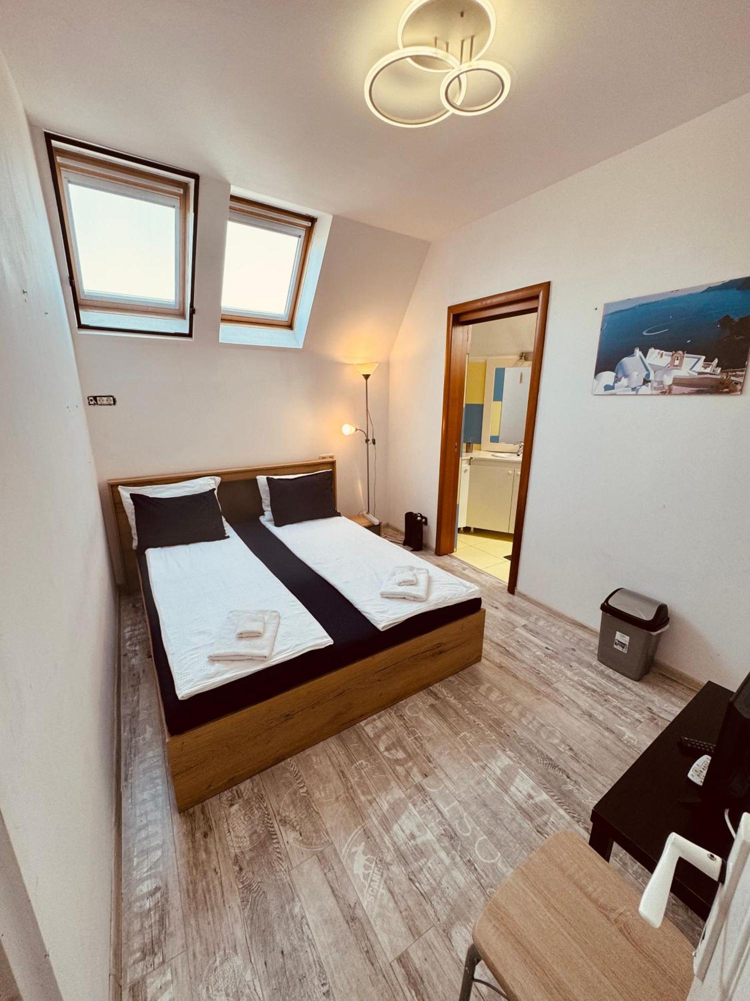 Central Hostel Partener 오라데아 외부 사진