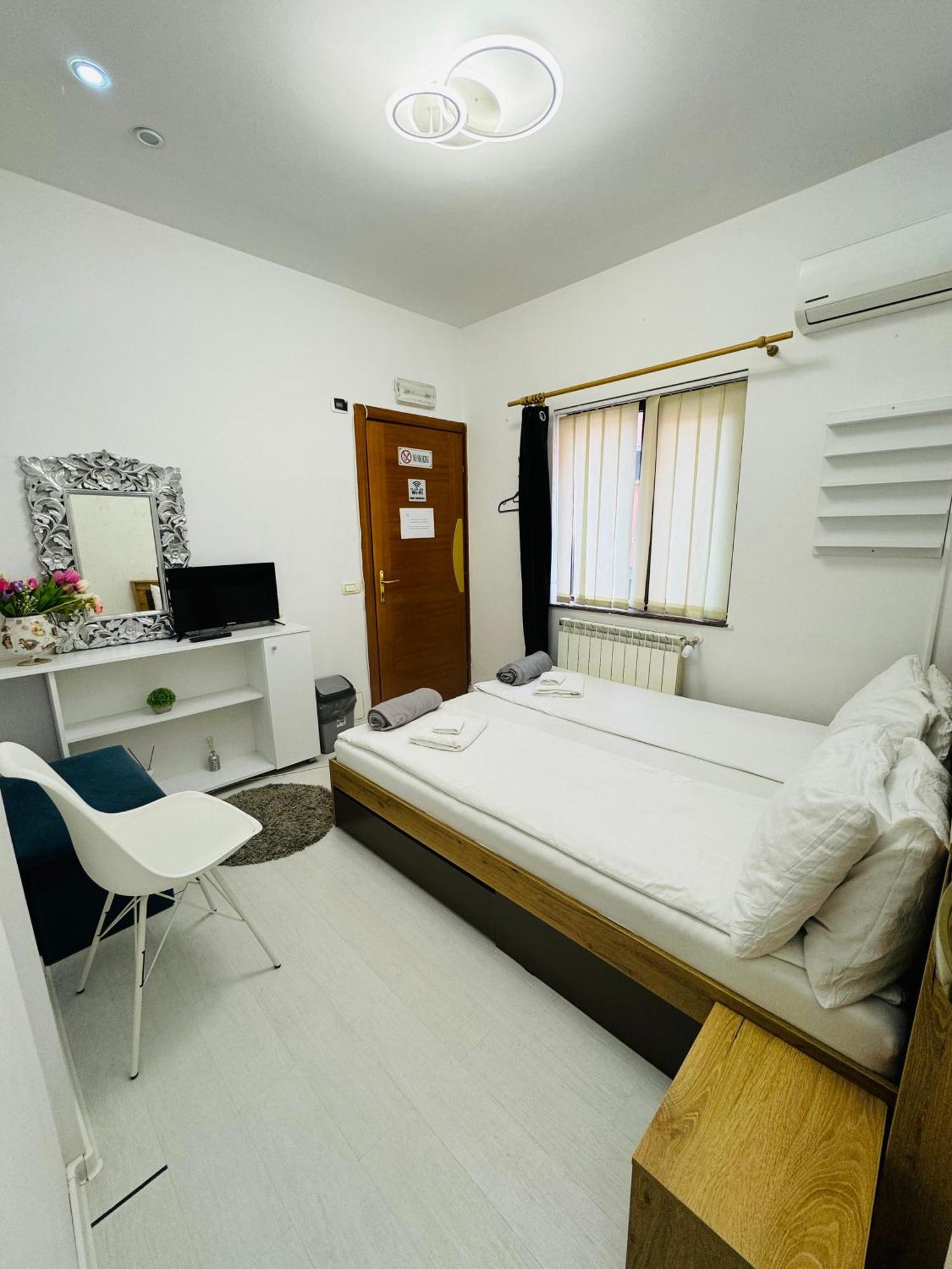 Central Hostel Partener 오라데아 외부 사진