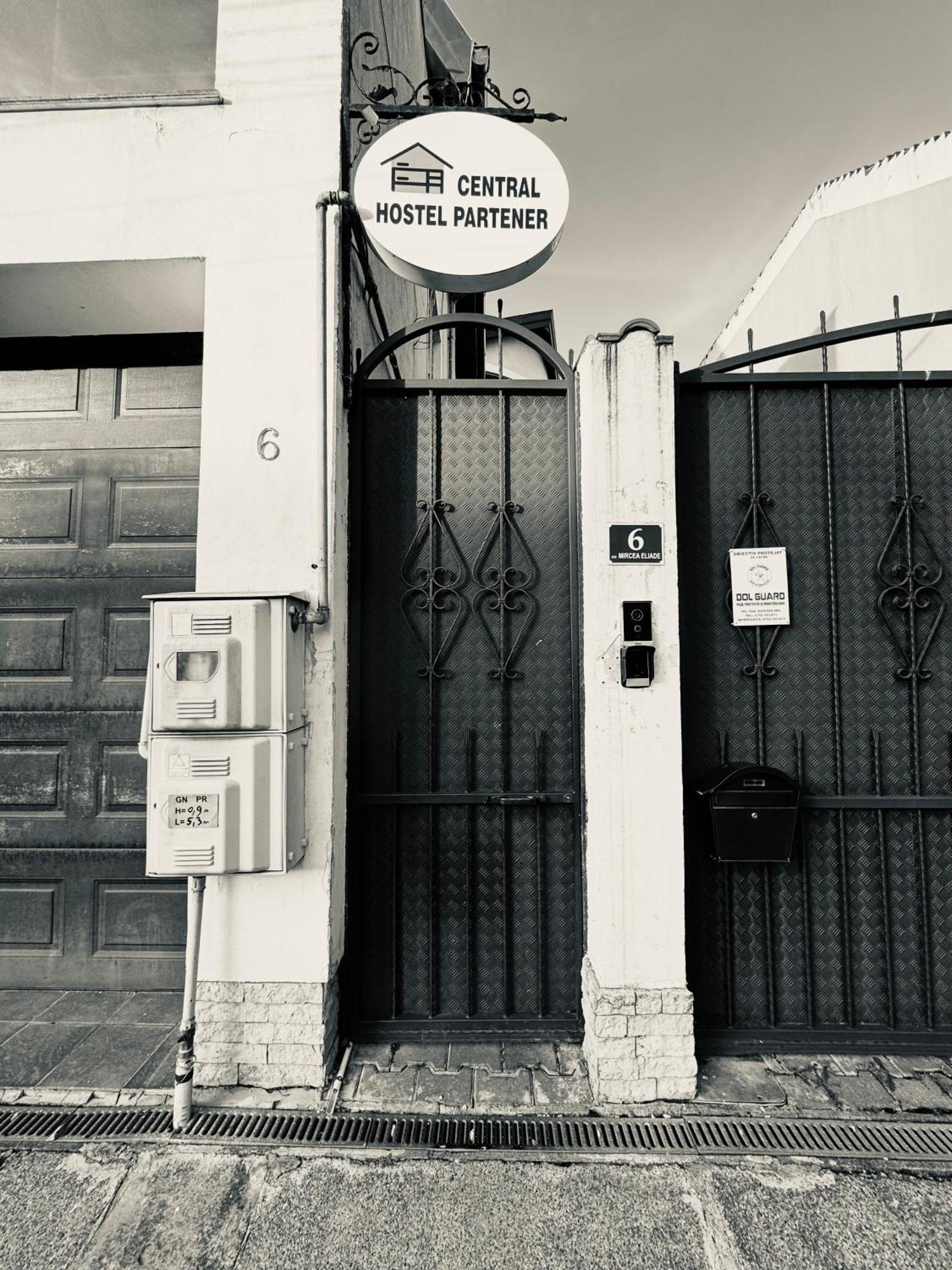 Central Hostel Partener 오라데아 외부 사진